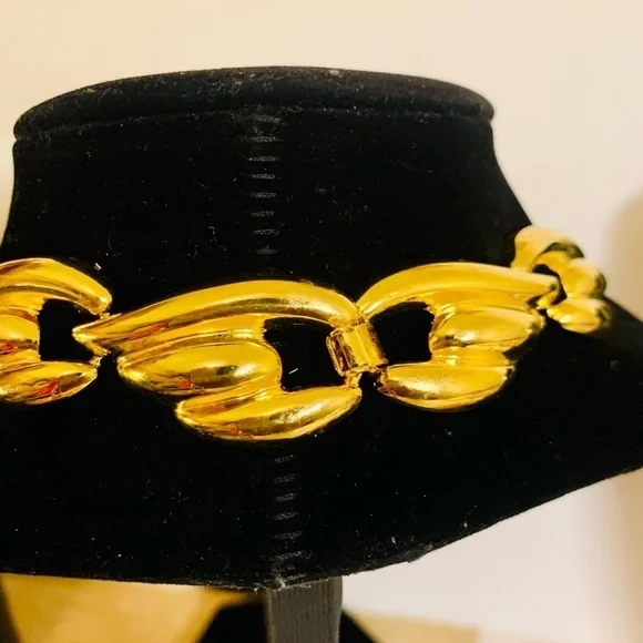 Vintage Gold Tone Link Necklace with Faux Pearls and Heart - Picture 3 of 3